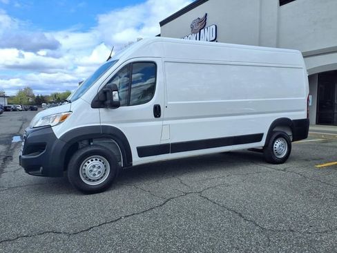 Used 2024 RAM ProMaster 2500 w/ Convenience Group FWD image 5