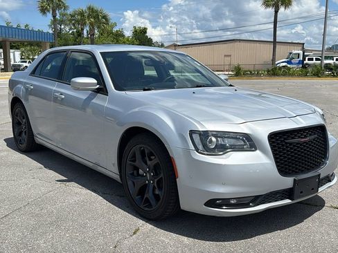 Used 2023 Chrysler 300 S RWD image 8