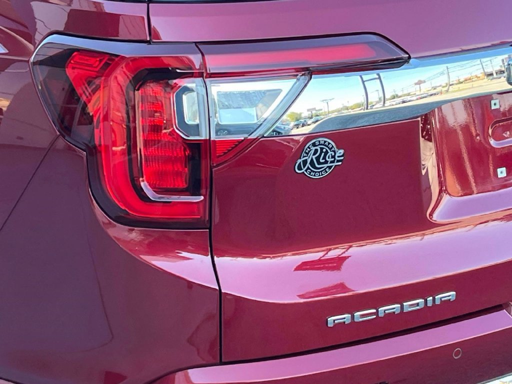Certified 2020 GMC Acadia Denali w/ Technology Package FWD image 10