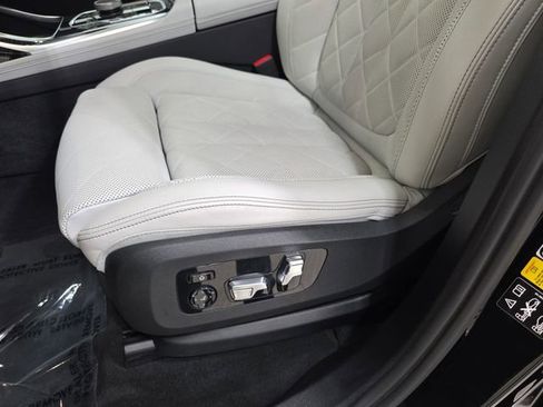 Certified 2023 BMW X7 xDrive40i w/ Executive Package image 26