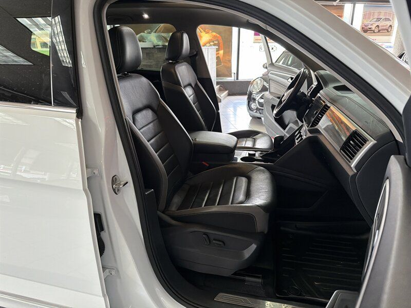 Used 2022 Volkswagen Atlas SEL Premium AWD/4WD image 30