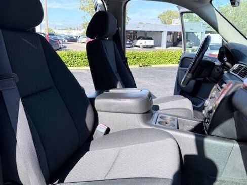 Used 2013 Chevrolet Avalanche LS image 10