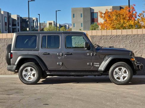 Used 2018 Jeep Wrangler Unlimited Sport S image 10