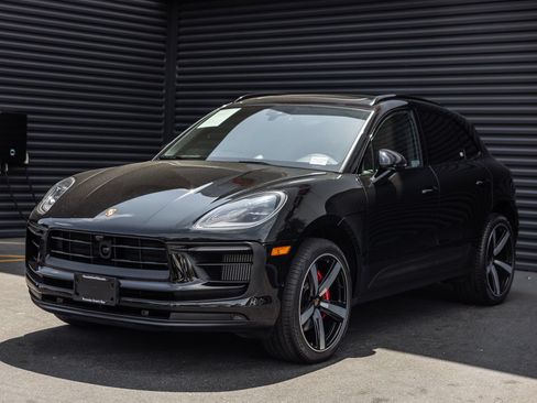 Certified 2023 Porsche Macan S AWD/4WD image 1