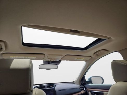 Used 2019 Honda CR-V Touring image 12
