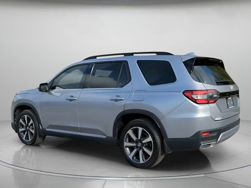 Used 2024 Honda Pilot Touring image 20