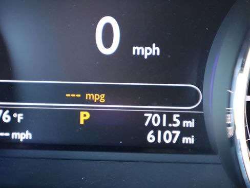 Used 2016 Bentley Mulsanne image 28