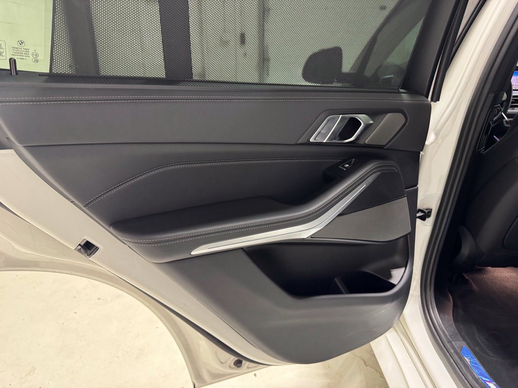 Used 2022 BMW X5 xDrive40i AWD/4WD image 38