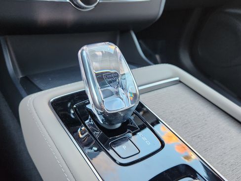 New 2026 Volvo XC90 B6 Plus w/ Protection Package Premier image 14