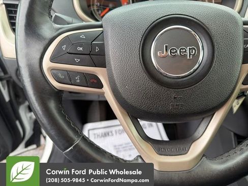 Used 2017 Jeep Cherokee Latitude image 15