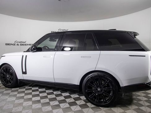 Used 2024 Land Rover Range Rover SE AWD/4WD image 11