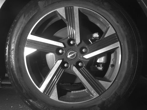Used 2025 Nissan Sentra SV FWD image 13