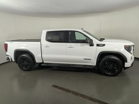 Used 2024 GMC Sierra 1500 Elevation w/ LPO, Elevation Black Package AWD/4WD image 9