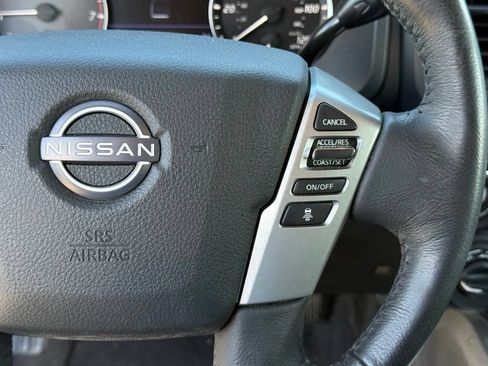 Used 2023 Nissan Titan SV w/ SV Convenience Package AWD/4WD image 17