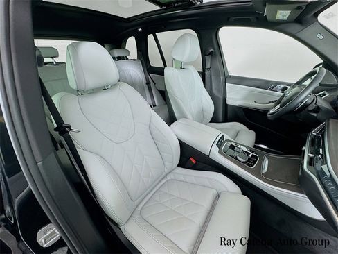 Used 2024 BMW X5 xDrive40i w/ Premium Package image 30