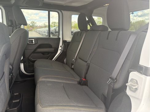 Used 2025 Jeep Wrangler Sahara AWD/4WD image 13