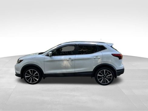 Used 2017 Nissan Rogue Sport SL w/ SL Premium Package AWD/4WD image 2