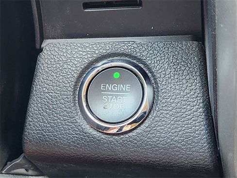 Used 2019 Ford F150 Lariat image 15