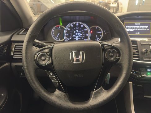 Used 2017 Honda Accord LX image 20