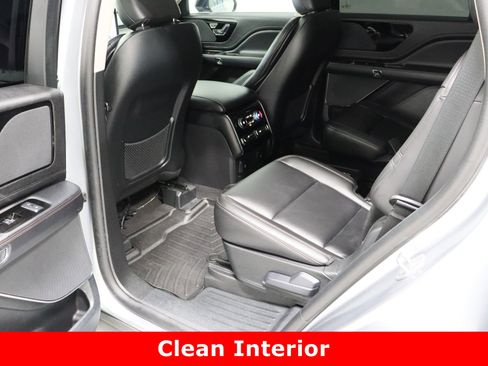 Used 2024 Lincoln Aviator 2WD w/ Premium Package image 30