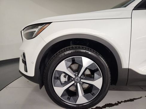 Certified 2026 Volvo XC40 B5 Plus AWD/4WD image 11