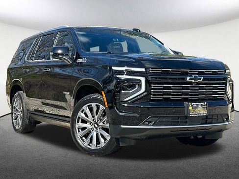 Used 2025 Chevrolet Tahoe High Country AWD/4WD image 2