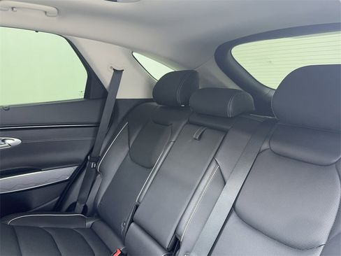 Used 2023 Genesis GV70 2.5T w/ Advanced Package image 41