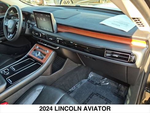 Certified 2024 Lincoln Aviator Reserve w/ Equipment Group 201A RWD image 26