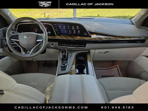 Certified 2022 Cadillac Escalade Premium Luxury Platinum AWD/4WD image 9