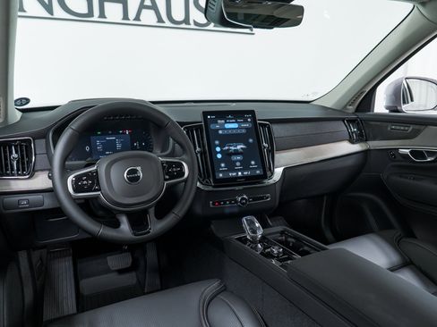 New 2026 Volvo XC90 B5 Ultra w/ Protection Package image 16