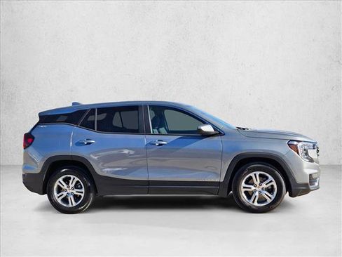 Used 2024 GMC Terrain SLE FWD image 4