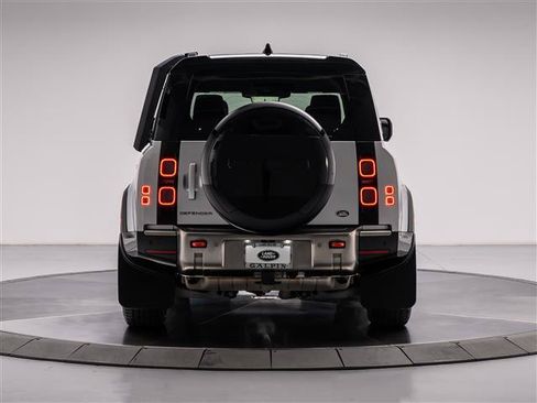 Used 2023 Land Rover Defender 110 X AWD/4WD image 4