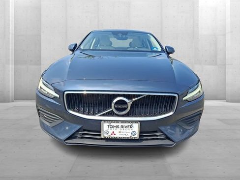Used 2020 Volvo S60 T6 Momentum AWD/4WD image 2