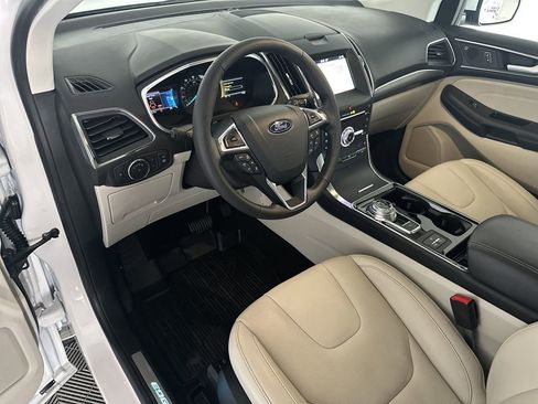 Used 2019 Ford Edge Titanium w/ Equipment Group 301A image 12