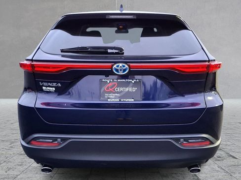 Used 2023 Toyota Venza LE image 9