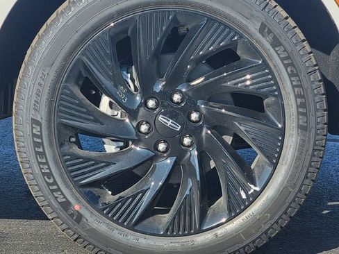 New 2025 Lincoln Navigator Reserve w/ Jet Appearance Package image 17