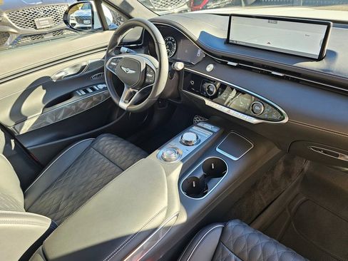 Certified 2025 Genesis GV70 3.5T Sport w/ Sport Advanced Package image 30