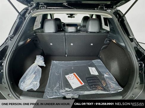 New 2026 Nissan Kicks SR w/ SR Premium Package FWD image 25