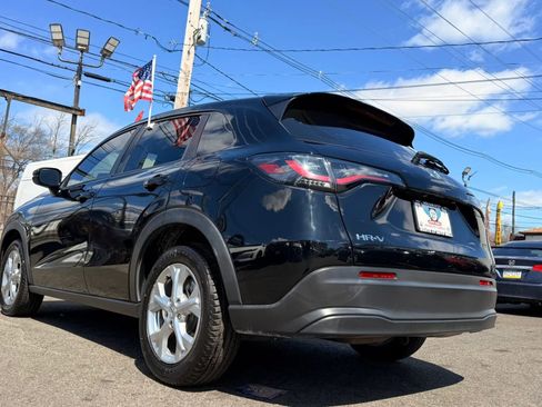 Used 2023 Honda HR-V LX image 9
