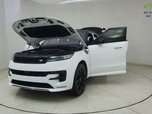 Used 2023 Land Rover Range Rover Sport SE Dynamic image 75
