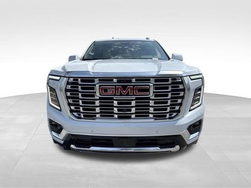 New 2026 GMC Yukon Denali w/ Denali Reserve Package AWD/4WD image 8
