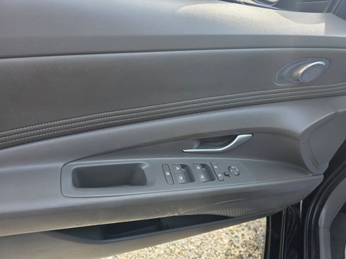 Used 2023 Hyundai Elantra SEL w/ Convenience Package FWD image 10