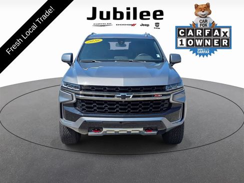 Used 2022 Chevrolet Tahoe Z71 w/ Luxury Package AWD/4WD image 2