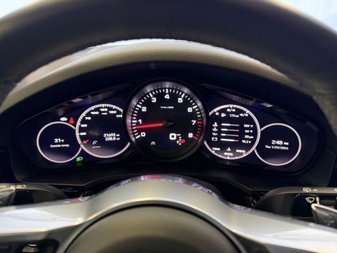 Used 2023 Porsche Cayenne Platinum Edition image 21