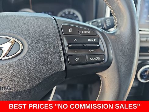 Used 2022 Hyundai Venue Limited FWD image 17