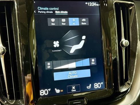 Used 2019 Volvo XC60 T5 Momentum w/ Premium Package image 18