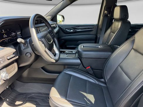 Used 2023 GMC Yukon XL Denali AWD/4WD image 10