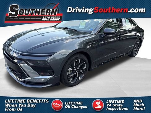 Used 2025 Hyundai Sonata SEL FWD image 1