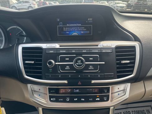 Used 2015 Honda Accord LX image 31