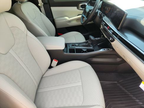 New 2026 Kia Sorento S FWD image 13